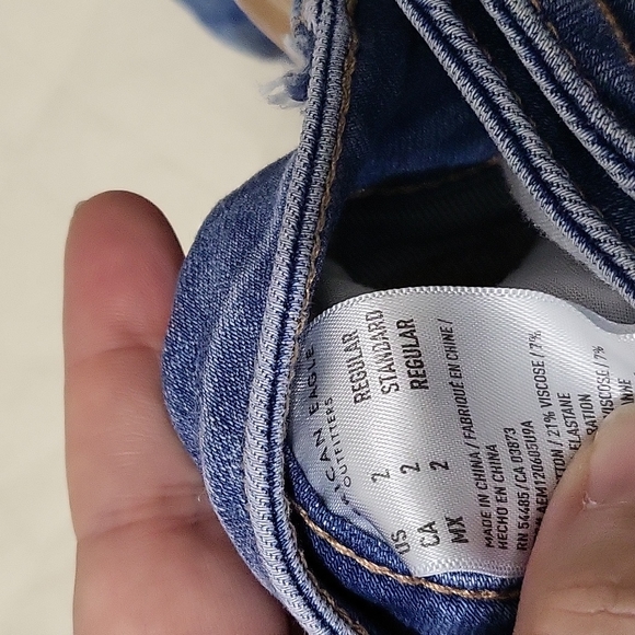 2 pairs American eagle jeans - Picture 13 of 15
